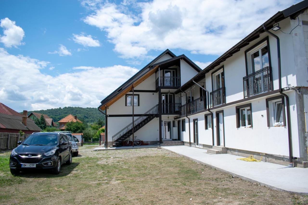 Casa Nevada Hotel Curtea de Argeş Екстериор снимка